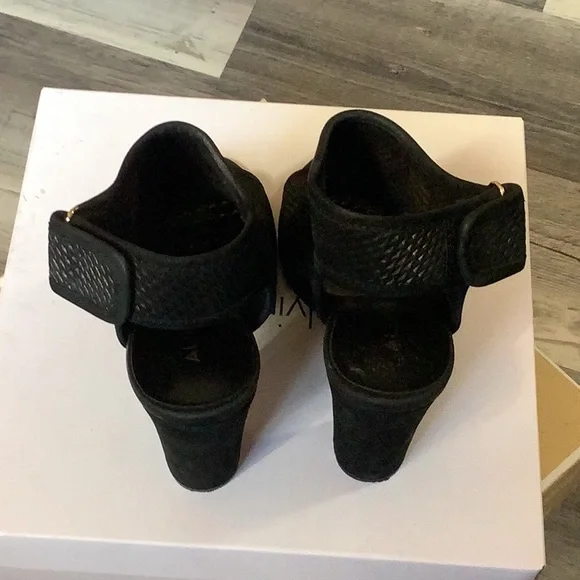 Aldo Black Women's Heels - Picture 2 of 9